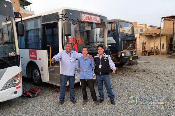 2017年，搭载YC4G180N-40的东风襄旅8.5米天然气公交车顺利交付秘鲁瓦乔市公交公司。