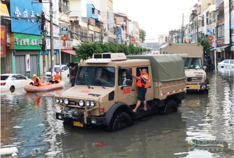 2018年潮汕暴雨洪水灾区救援乌尼莫克在现场