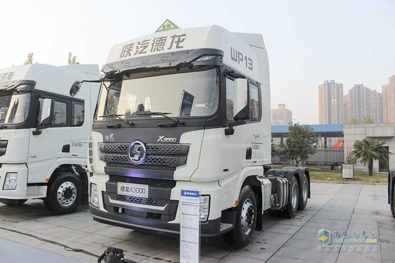 陕汽重卡 德龙X3000 500马力 6X4 国五牵引车(SX4250XC4Q2)