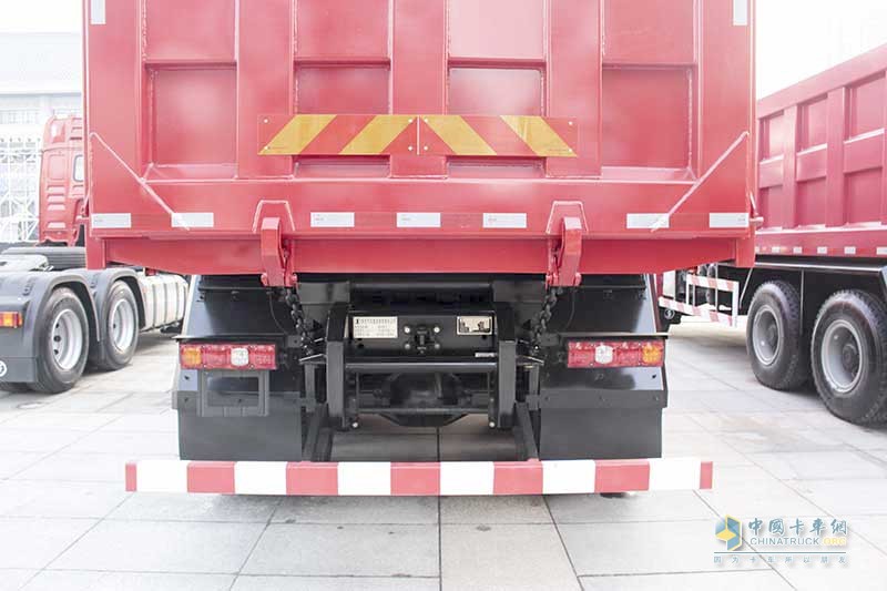 陕汽重卡 德龙X3000 黄金版 500马力 6X4 6.2米自卸车