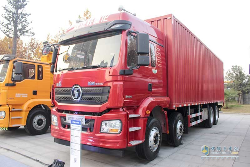 陕汽重卡 德龙新M3000 430马力 8X4 12米绿通版载货车