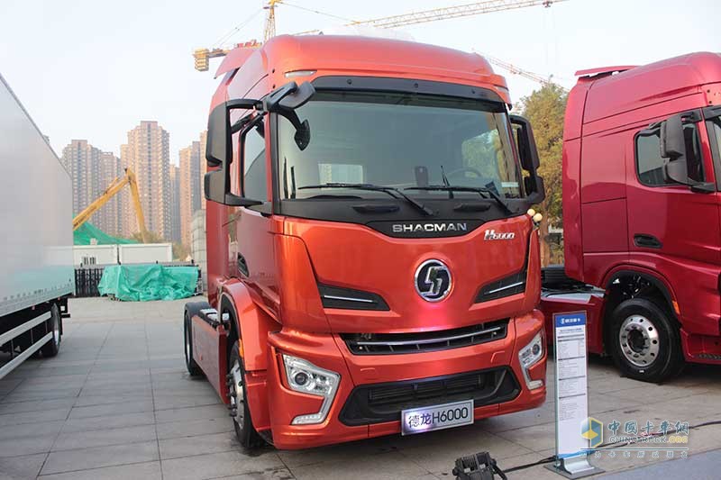 陕汽重卡 德龙H6000 4×2 430马力 牵引车