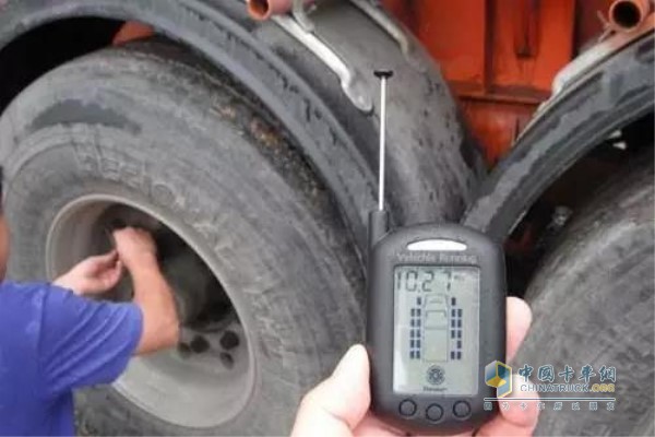 卡车轮胎胎压监测