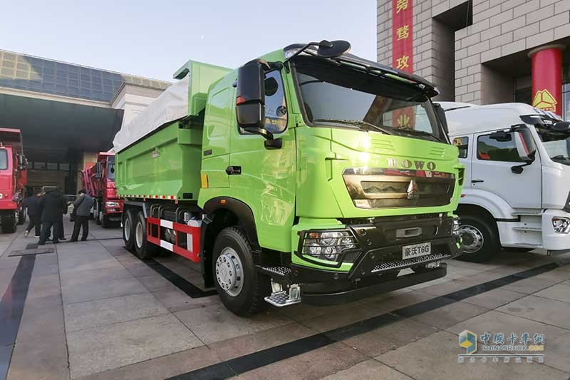 中国重汽 HOWO T6G 400马力 6×4 智能渣土车 智行版