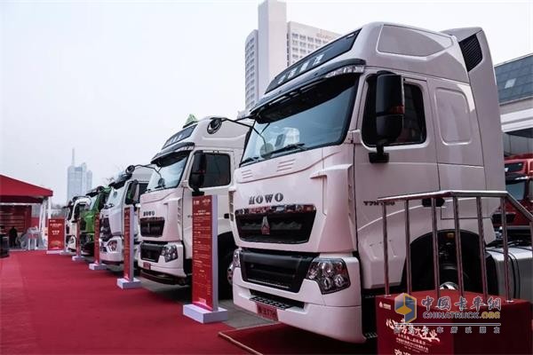 中国重汽国六牵引车