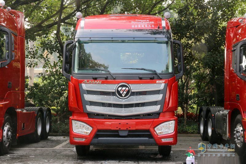 福田戴姆勒 欧曼EST 6系重卡 430马力 6X4 LNG牵引车
