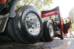 福田戴姆勒 欧曼EST 6系重卡 430马力 6X4 LNG牵引车