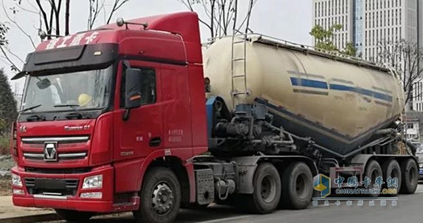 刘师傅的漢風G7 375马力6×4粉罐运输车