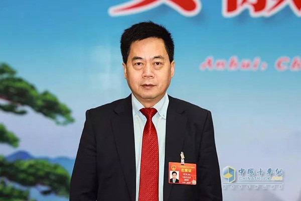 全国人大代表、华菱星马汽车(集团)股份有限公司董事长刘汉如
