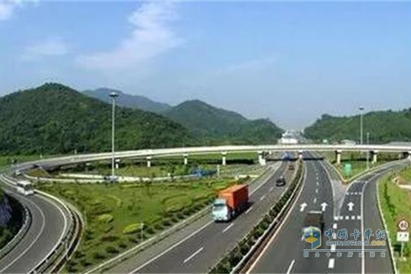 湖南省高速公路路况服务质量与收费标准挂钩管理暂行办法