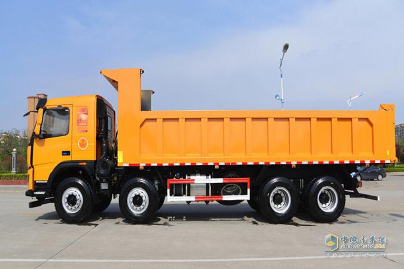 大运 N8V重卡 350马力 8X4 7.4米自卸车(CGC3310D5DDED)