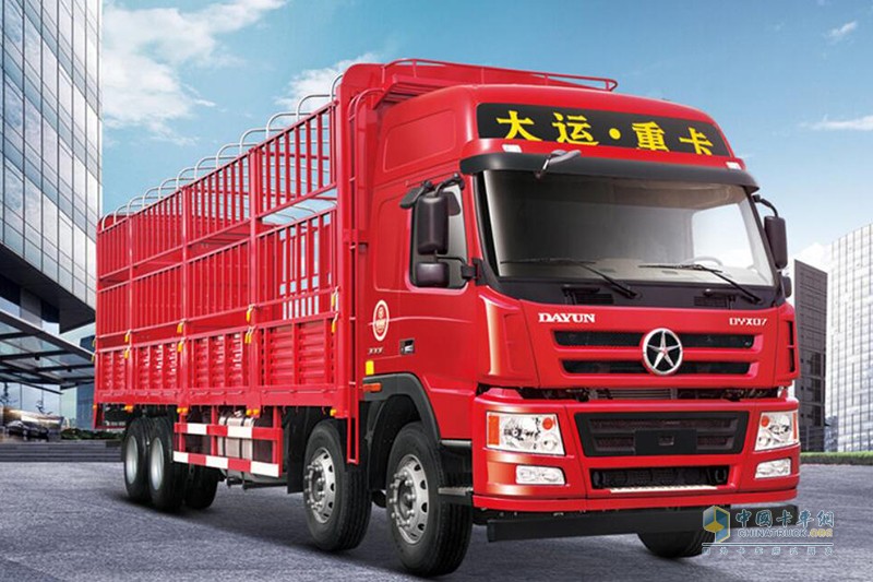 大运 新N8E 轻量化 310马力 8X4 9.6米仓栅式载货车(153前桥)(CGC5310CCYD5DDHD)