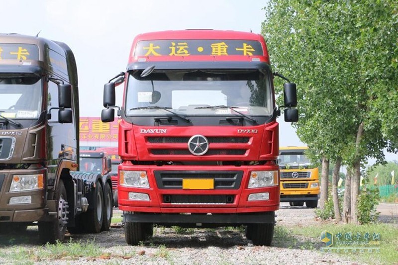 大运 新N8E重卡 350马力 8X4 9.6米栏板载货车(CGC1310D5DDHD)