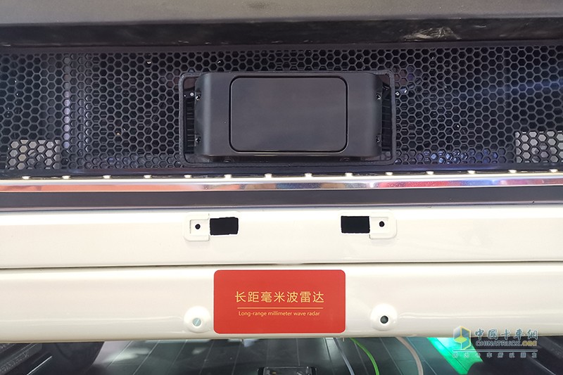 中国重汽 T5G L4级纯电动无人驾驶牵引车