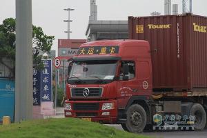 全新战场如何“拼”？从龙穴岛偶遇大运港口牵引车说开去……