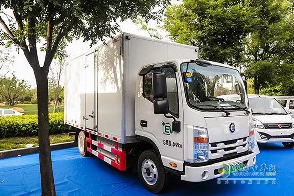 中国恒天·恒远纯电动厢式运输车货箱