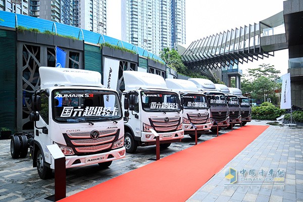 搭载福康国六动力的欧马可超级卡车国六全系产品
