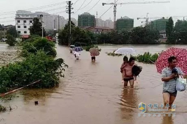 连日强降雨突袭湖南衡阳造成大面积积水