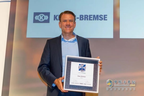 克诺尔集团管理委员会主席Bernd Spies在斯图加特接受该奖项