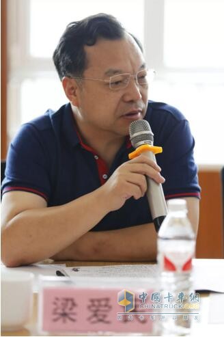 中国石化北京化工研究院副院长、中国合成橡胶工业协会会长梁爱民