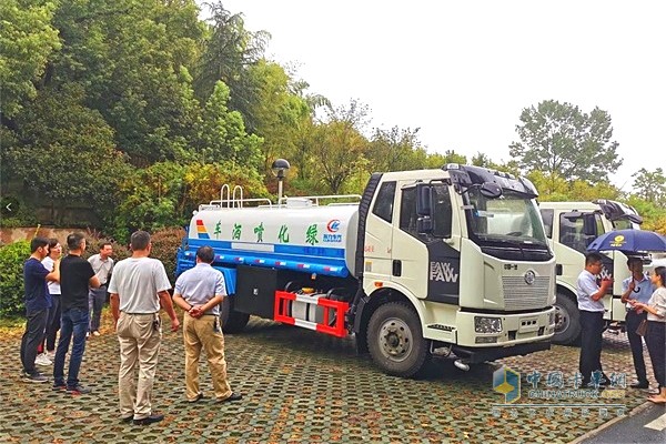 解放经济型洒水车