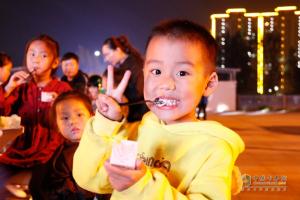 河南区域销售过万 陕汽德龙X5000尊享夜驾会周口站现场看点多