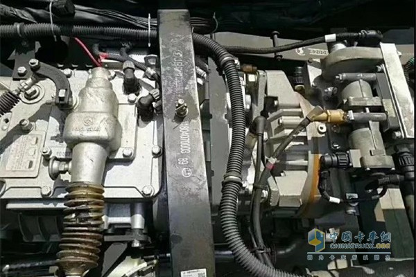 陕汽重卡法士特液力缓速器
