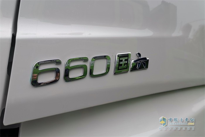 陕汽德龙X6000有660马力
