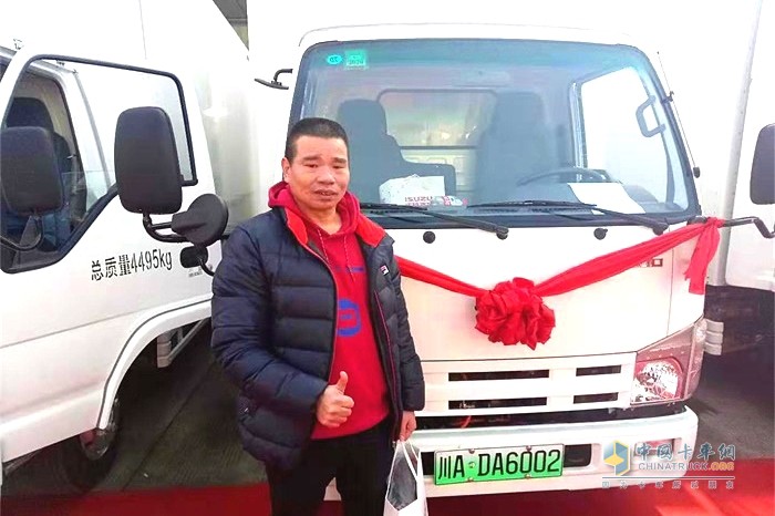 为庆铃EV100电动车点赞