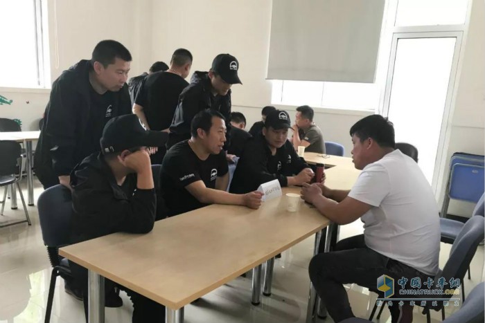 绿驾毕业典礼当天为学员组织人才交流会