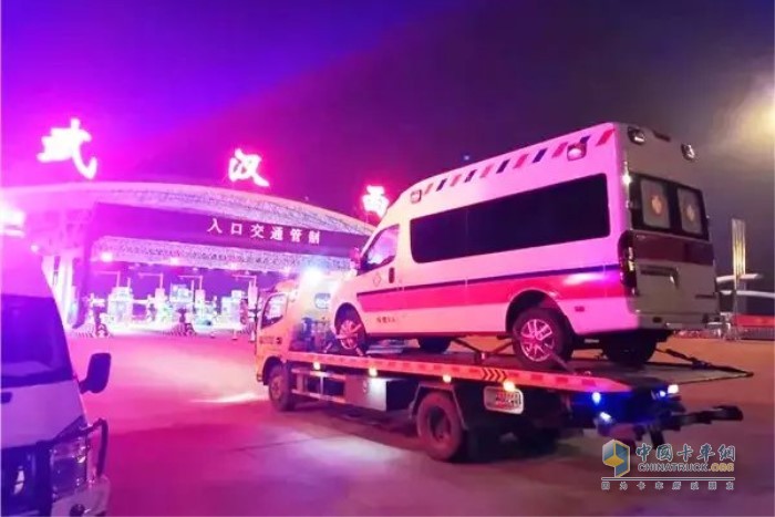 东风御风监护型救护车成功送达协和武汉红十字会医院助力医疗救治能力提升