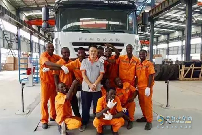 2017年红岩首辆组装重卡在尼日利亚CKD工厂下线