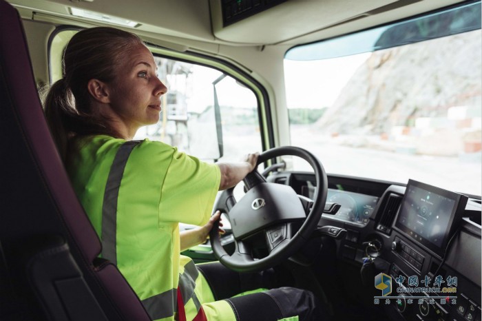 沃尔沃卡车的VDS动态转向系统保证驾驶员对车辆的操控性能