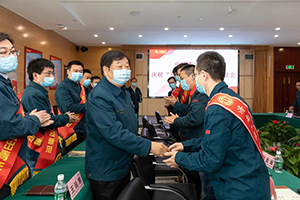 向他们学习！中国重汽召开庆祝“五一”国际劳动节座谈会