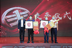 双喜！山东迎来双万辆，解放国六LNG系列震撼交付！