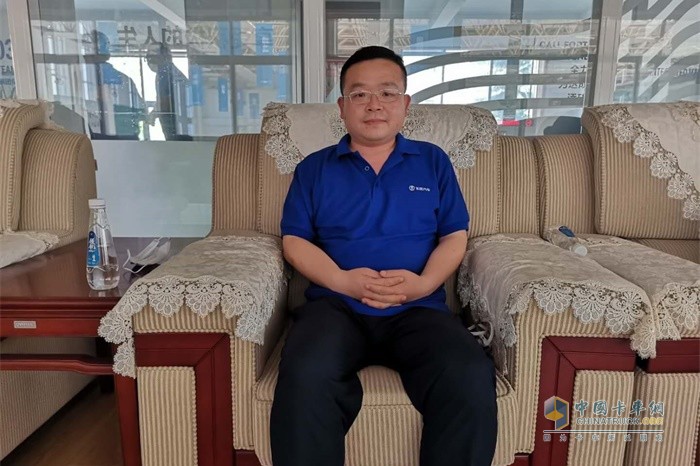 唐山润华汽贸的负责人邵建伟