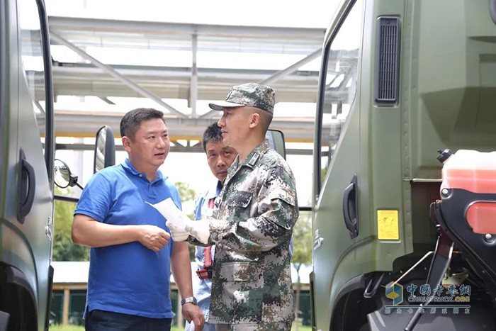 上汽轻卡军车积极投身三军建设