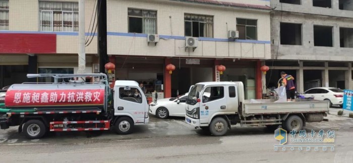 东风轻型车服务站积极参与抗洪救灾服务救援