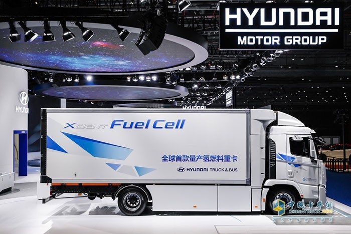 氢燃料电池重卡“XCIENT Fuel Cell”亮相进博会
