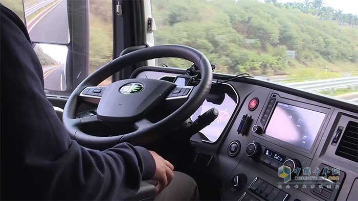 J7_L3超级卡车采用超级领航自动驾驶系统