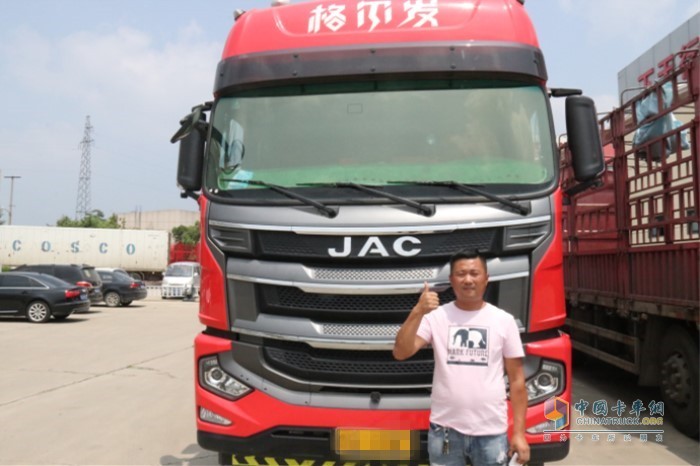 代师傅为格尔发载货车点赞