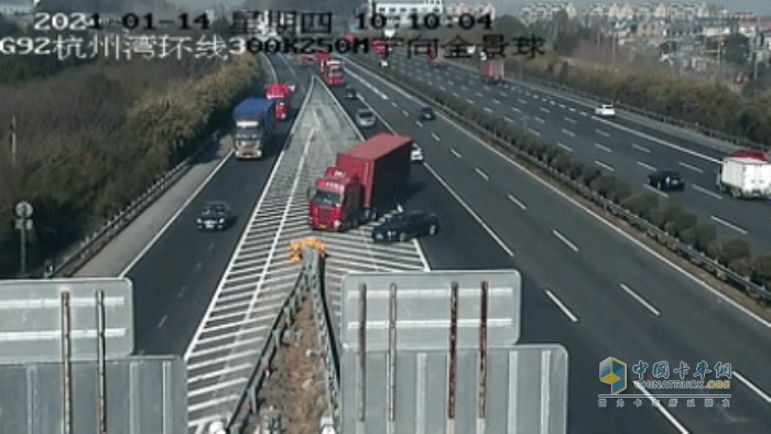 东风商用车 天龙 载货车 高速 车祸