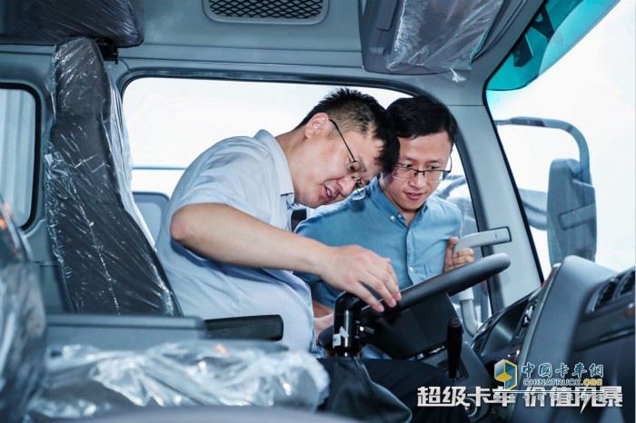 发现信赖 福田欧航 载货车 中卡