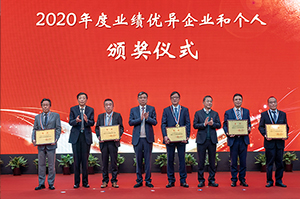 双份“年终奖” 全力奔跑的上汽红岩未来可期