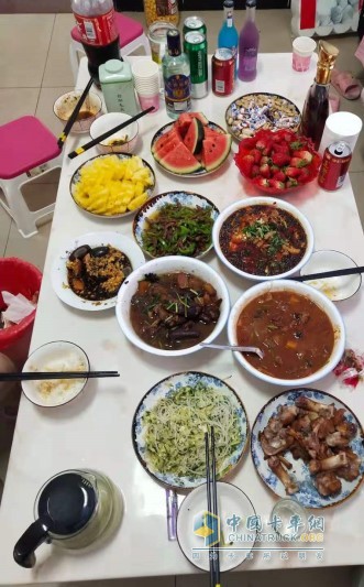 春节期间的聚餐与团聚