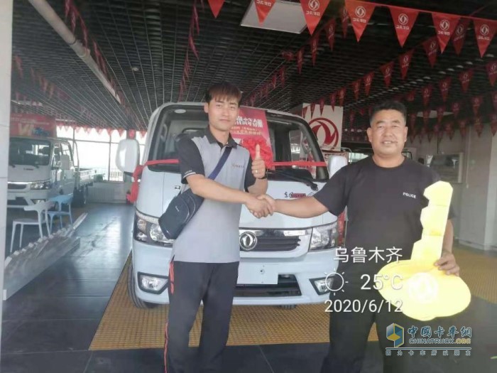 马师傅选购东风途逸