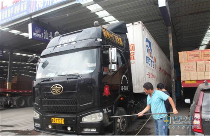 一汽解放  J6  用户  牵引车