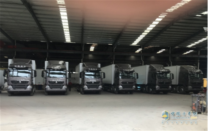 中国重汽  豪沃TX  冷藏车