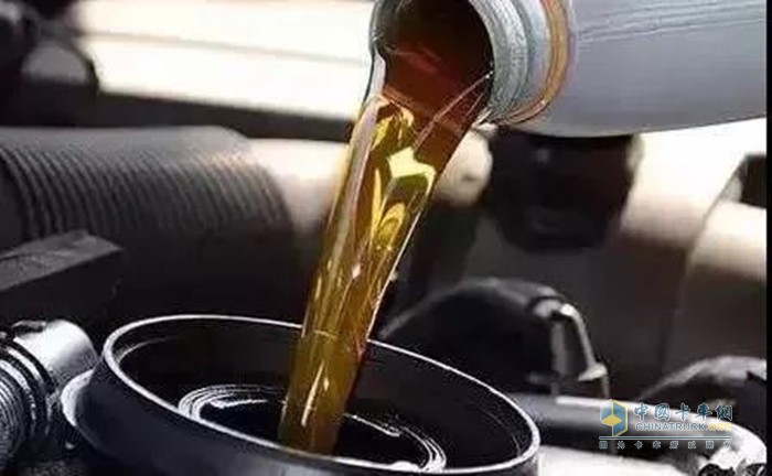 忌机油只加不换机油