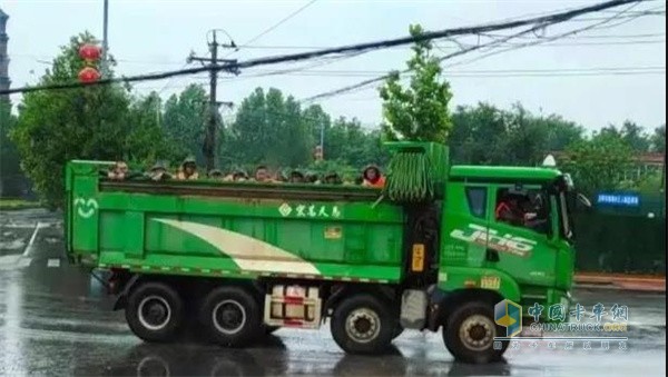 宏昌天马   渣土车